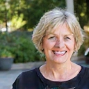 Foto de cliente entusiasmado